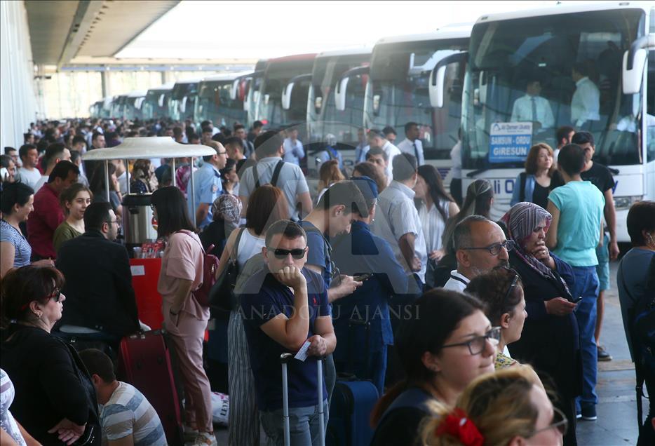 Bayram arefesinde AŞTİ'de uzun kuyruklar oluştu
