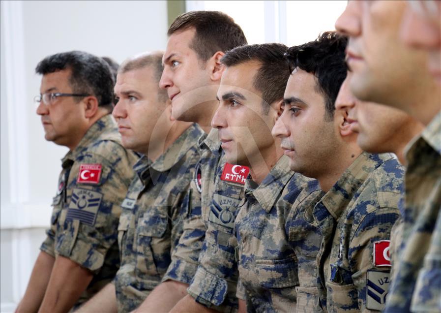 Afrin sınırındaki Mehmetçik'in bayram sevinci
