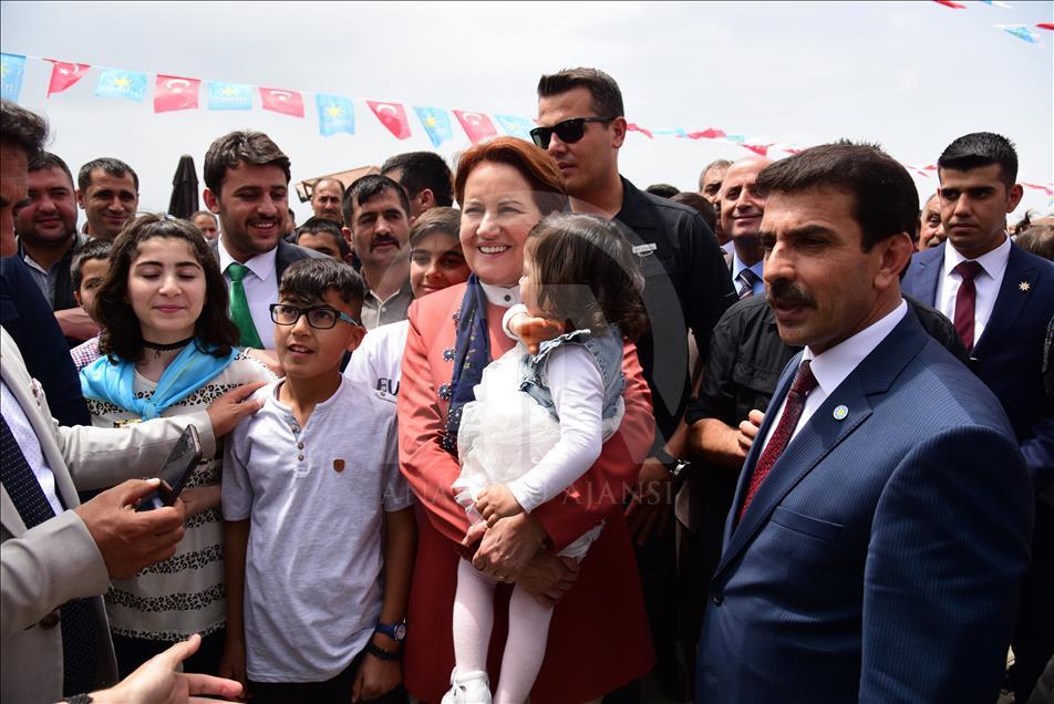 Meral Akşener Bitlis'teki seçim çalışmalarına katıldı 