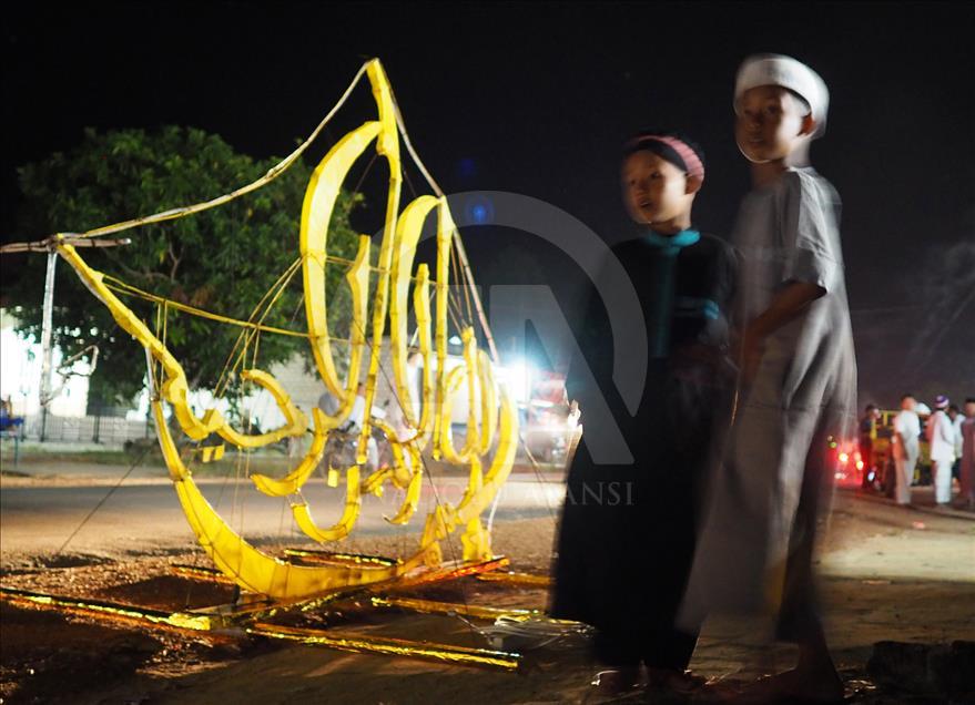 Parade malam takbir menyambut Idul Fitri di Bangka, Indonesia