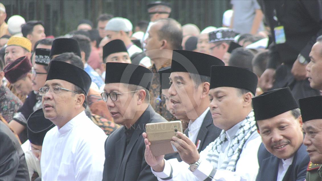 Presiden Jokowi Salat Idul Fitri Di Istana Kepresidenan Bogor - Anadolu ...