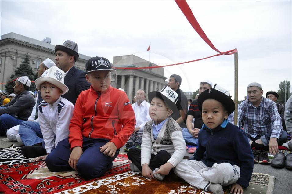 Kırgızistan'da Ramazan Bayramı kutlanıyor
