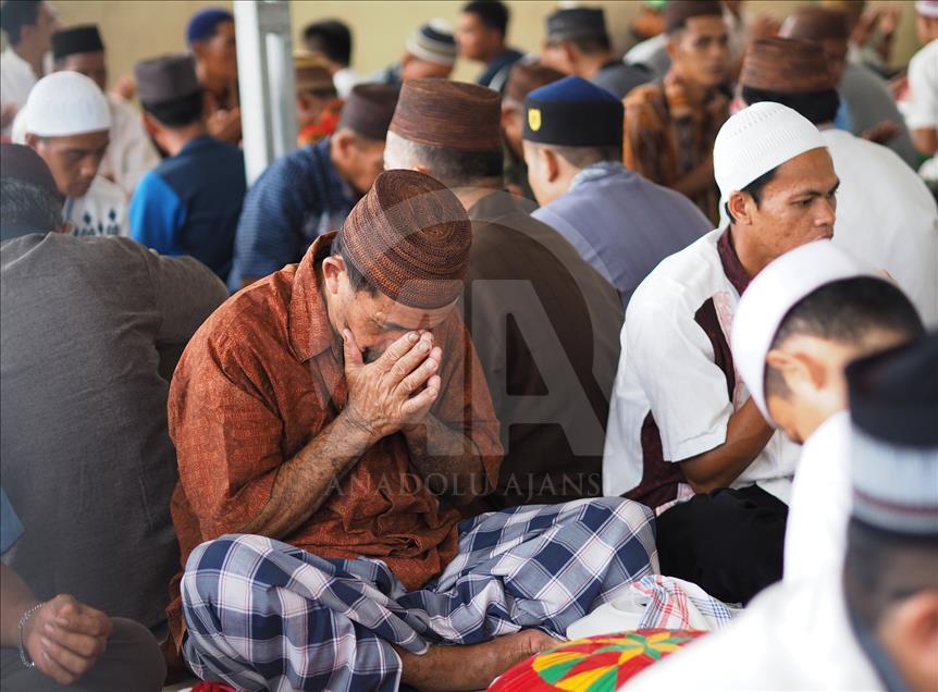 Tradisi makan bersama setelah salat Idul Fitri di Bangka