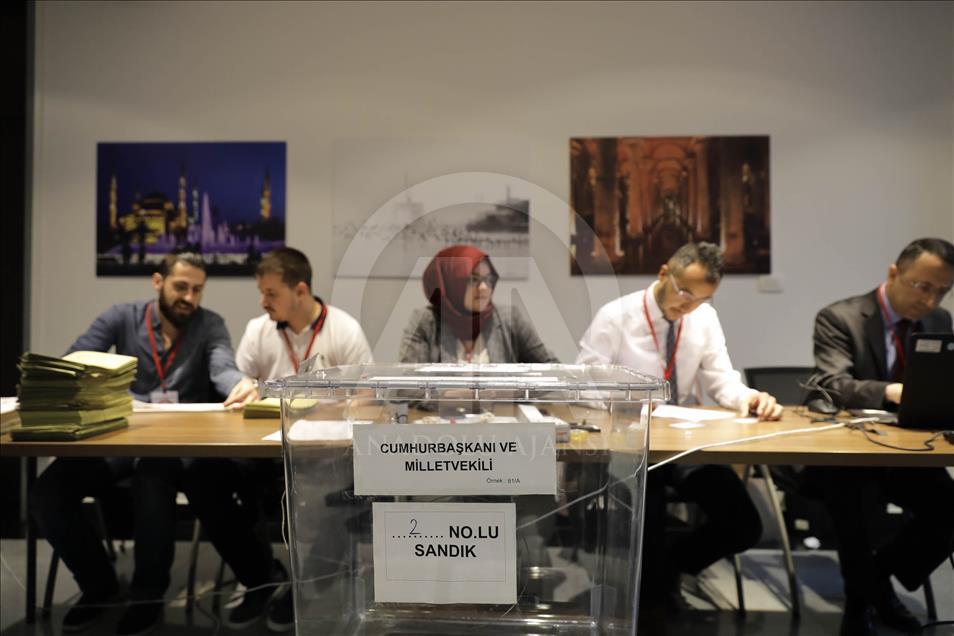 Sarajevo: U Ambasadi Turske počelo glasanje za predsjedničke i parlamentarne izbore 
