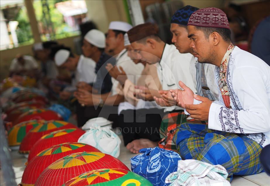 Tradisi makan bersama setelah salat Idul Fitri di Bangka