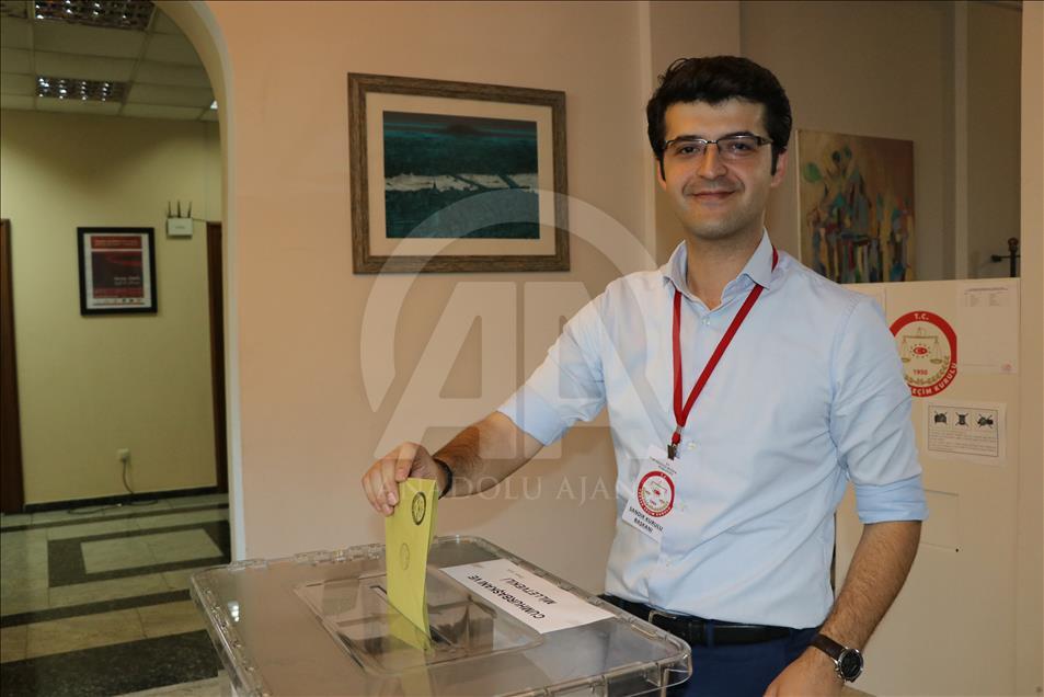 Gürcistan'daki seçmenler sandık başında
