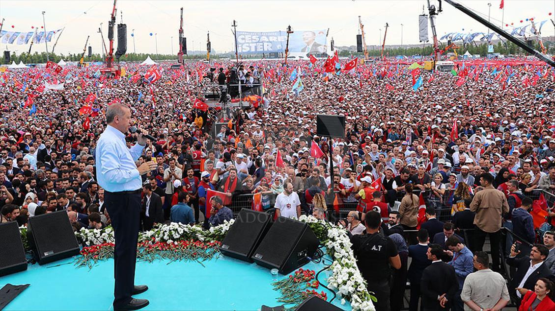 Cumhurbaşkanı ve AK Parti Genel Başkanı Recep Tayyip Erdoğa