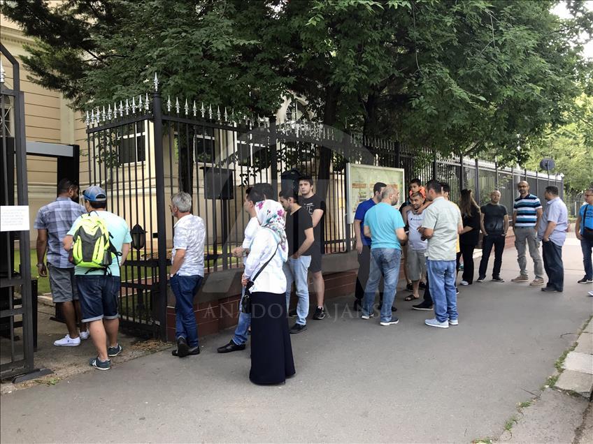 Macaristan'daki Türk vatandaşları sandık başında
