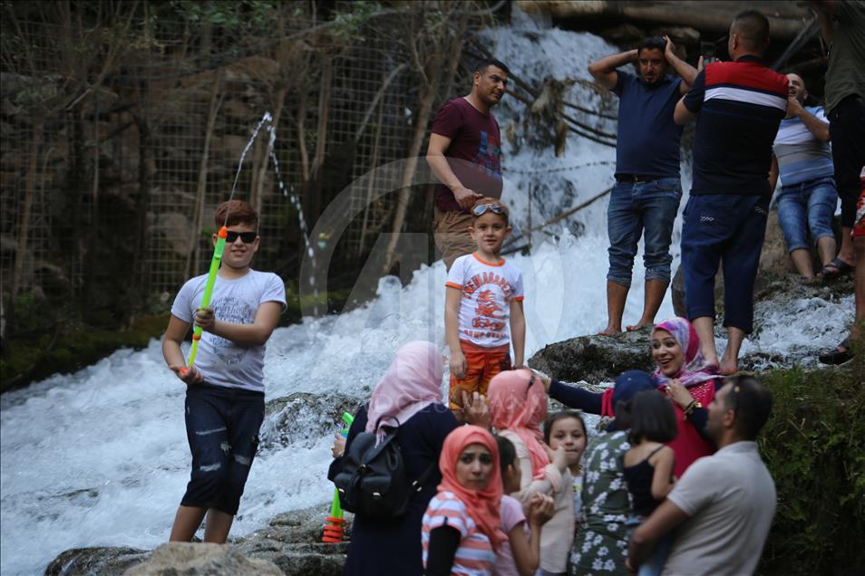 دەیان ھەزار گەشتیار لە رۆژانی جەژندا سەردانی ئەحمەد ئاوایان کردووە