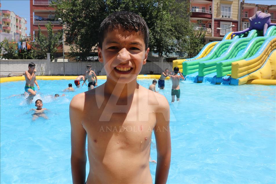 Görevlendirme yapılan belediyeden çocuklara yüzme havuzu
