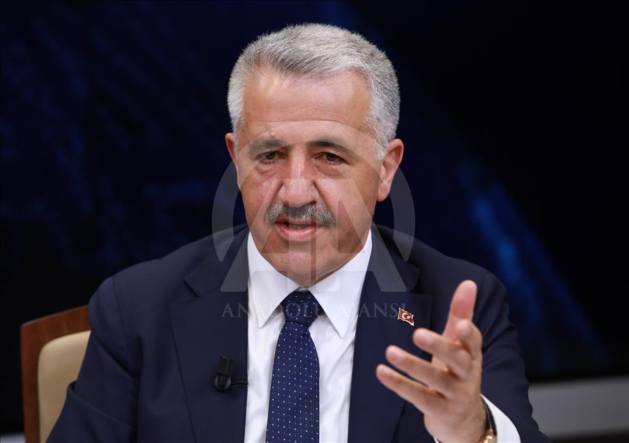 Ulaştırma, Denizcilik ve Haberleşme Bakanı Arslan, AA Editör Masası'nda