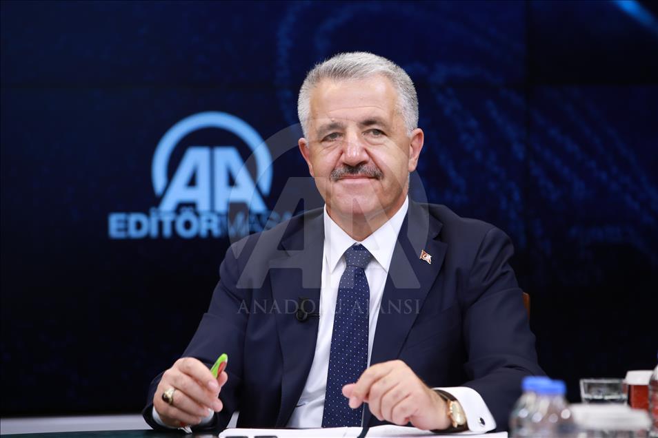 Ulaştırma, Denizcilik ve Haberleşme Bakanı Arslan, AA Editör Masası'na konuk oldu
