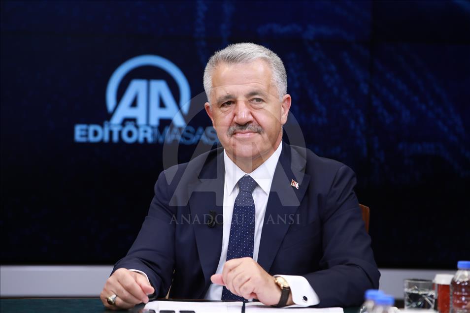Ulaştırma, Denizcilik ve Haberleşme Bakanı Arslan, AA Editör Masası'na konuk oldu