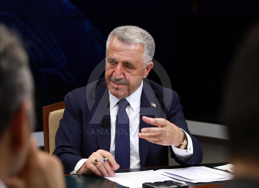 Ulaştırma, Denizcilik ve Haberleşme Bakanı Arslan, AA Editör Masası'nda