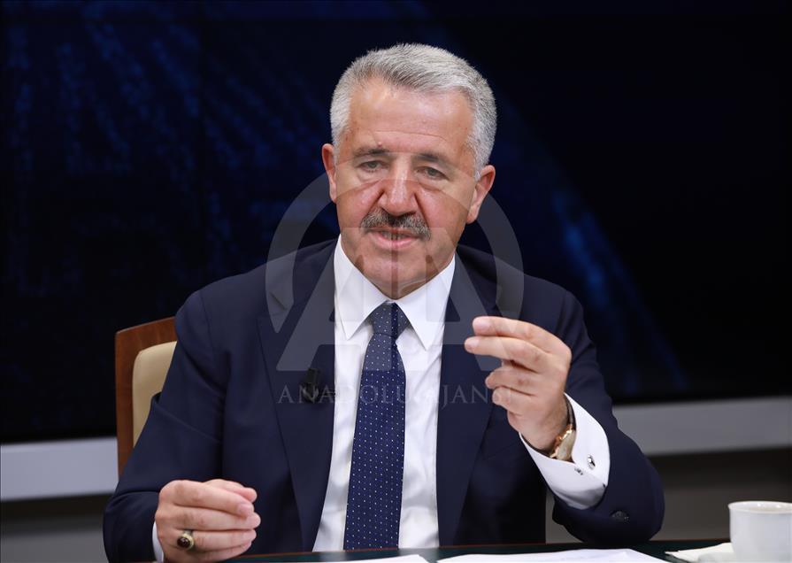 Ulaştırma, Denizcilik ve Haberleşme Bakanı Arslan, AA Editör Masası'nda