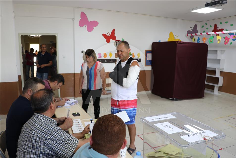 مشاهد من العرس الديمقراطي المتمثل بالانتخابات التركية
