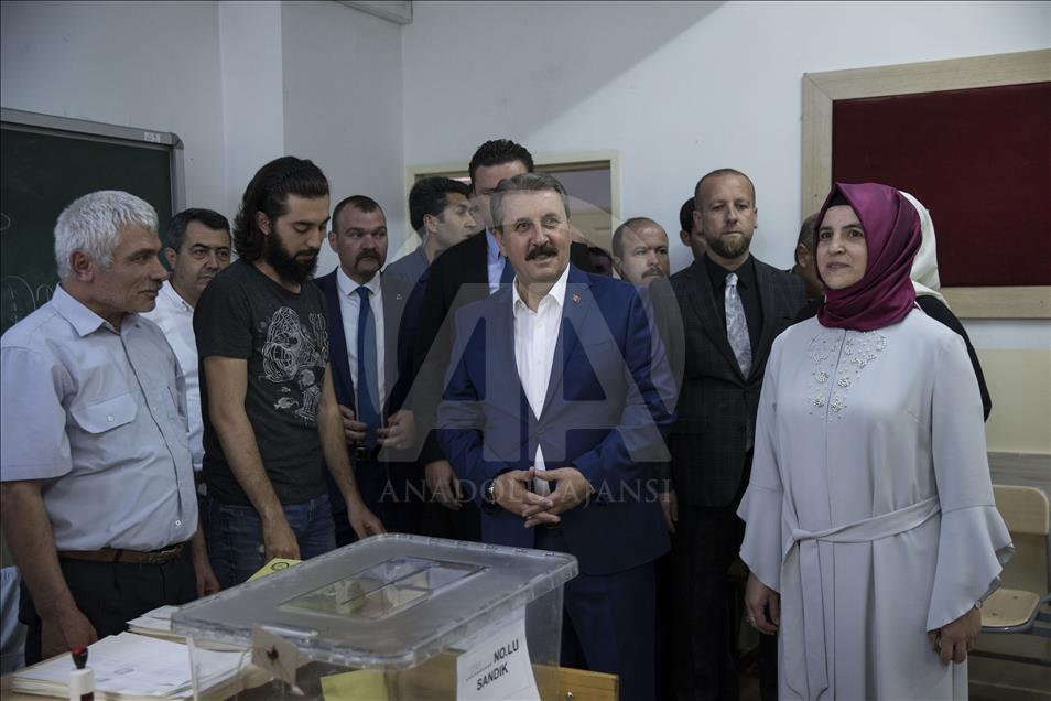 BBP Genel Başkanı Destici oyunu kullandı