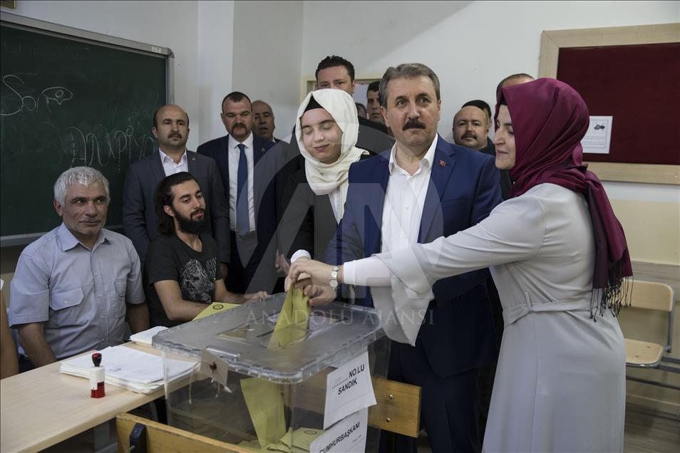Voting begins for presidential and parliamentary elections in Turkey
