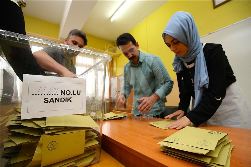الانتخابات التركية.. بدء فرز أصوات المغتربين
