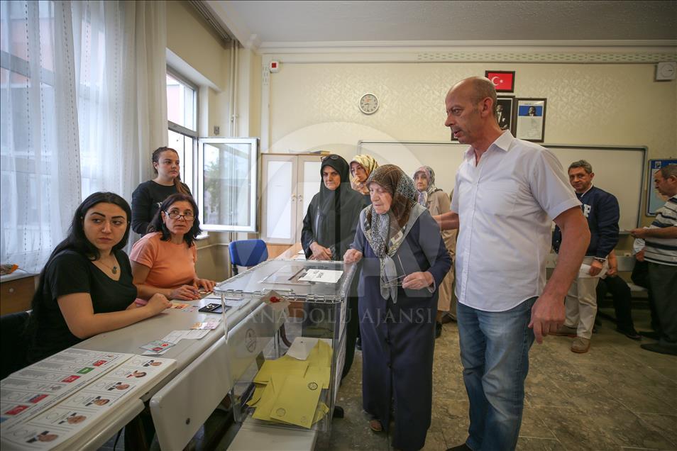 آغاز رای‌گیری انتخابات ریاست جمهوری و پارلمانی در ترکیه