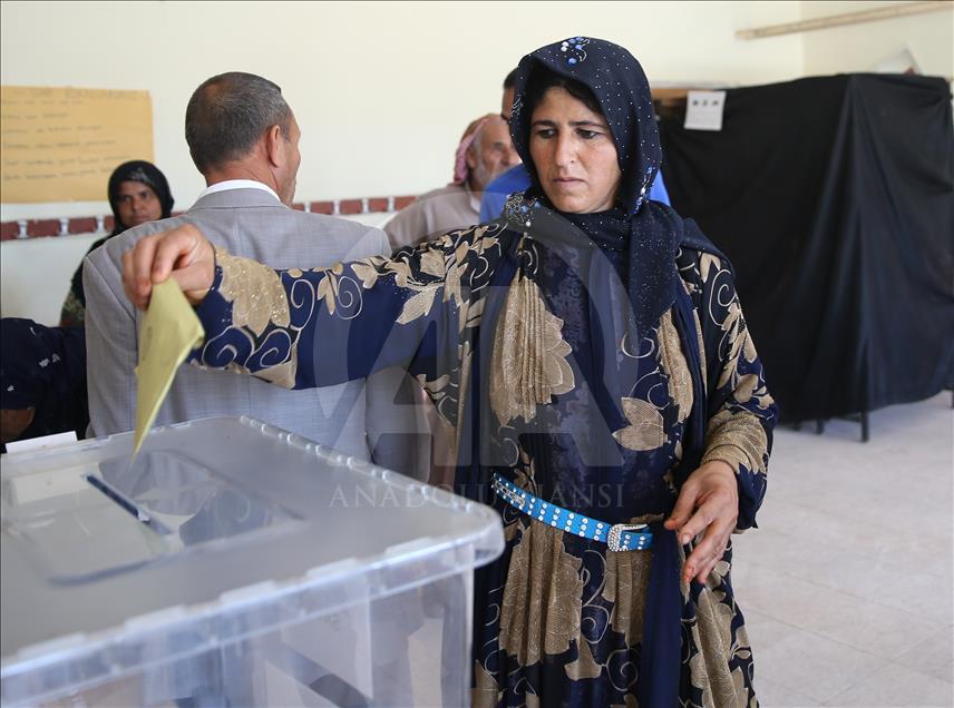 Voting begins for presidential and parliamentary elections in Turkey