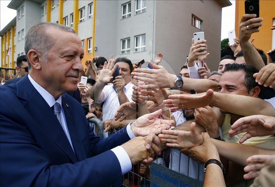 أردوغان: نسبة المشاركة الشعبية في الانتخابات "جيدة"
