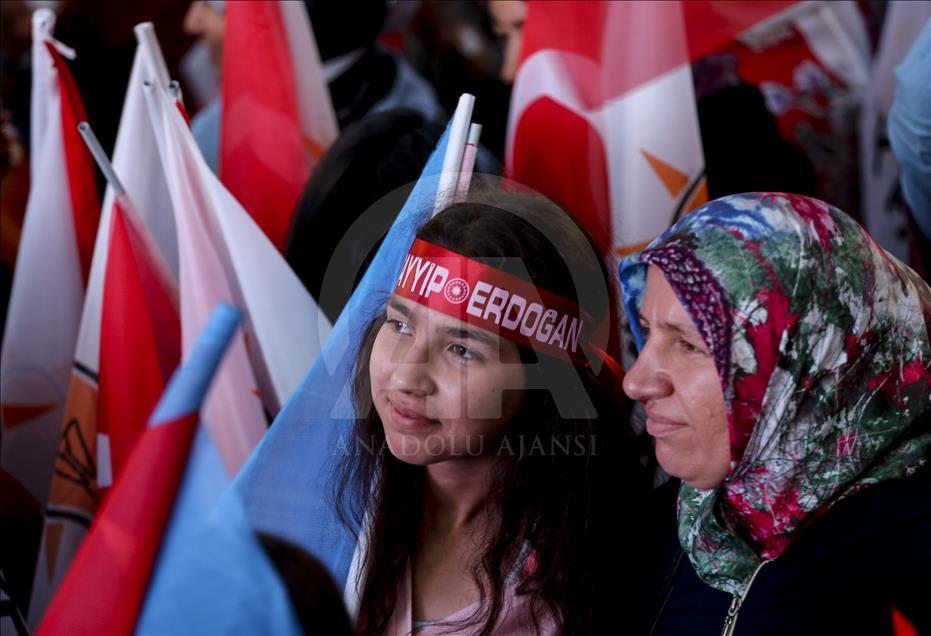 جشن و شادی مردم ترکیه پس از انتخابات در آنکارا