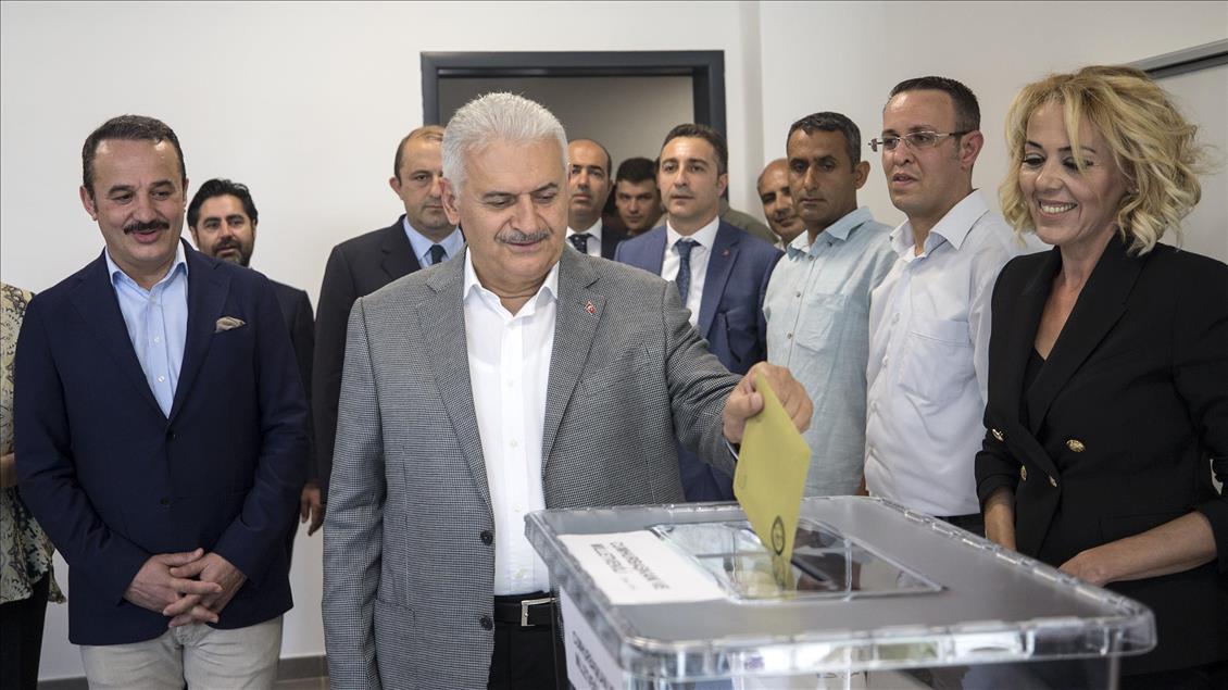 Başbakan Yıldırım oyunu İzmir'de kullandı