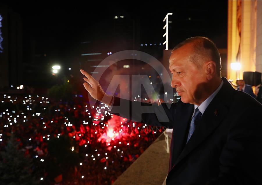 أردوغان لشعبه في خطاب النصر: سنبلغ معًا أهداف العام 2023 
