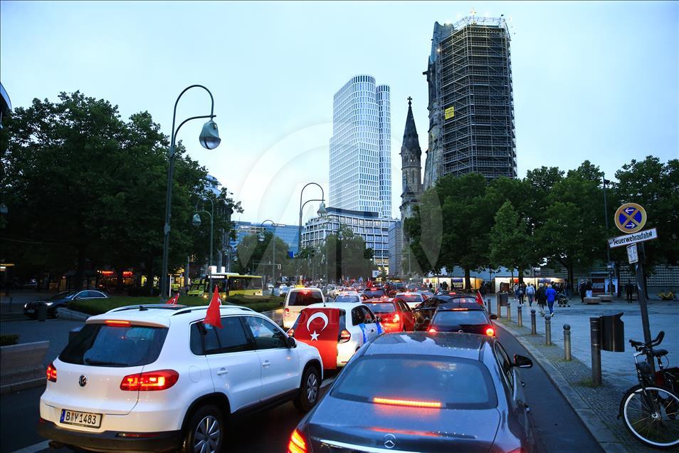 الأتراك في عواصم أوروبية يحتفلون بفوز أردوغان في الانتخابات