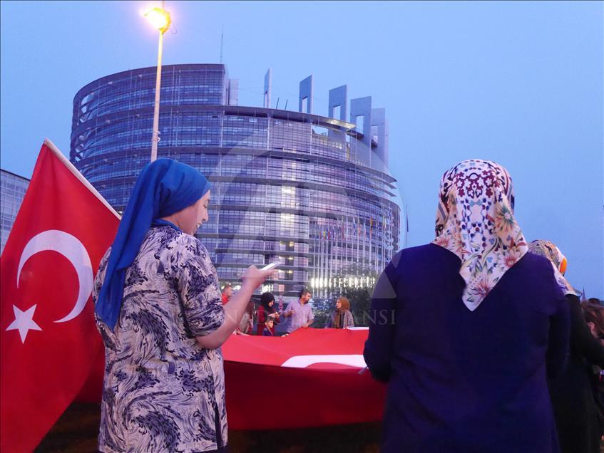 الأتراك في عواصم أوروبية يحتفلون بفوز أردوغان في الانتخابات
