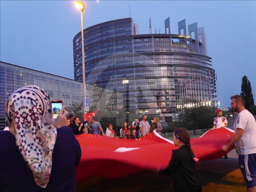 الأتراك في عواصم أوروبية يحتفلون بفوز أردوغان في الانتخابات
