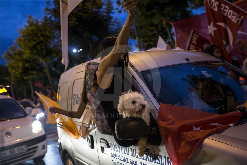 احتفالات جماهيرية في إسطنبول بفوز أردوغان بالانتخابات
