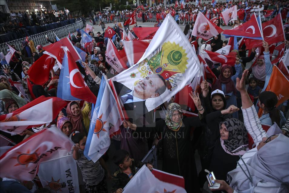 احتفالات جماهيرية في أنقرة بفوز أردوغان بالانتخابات
