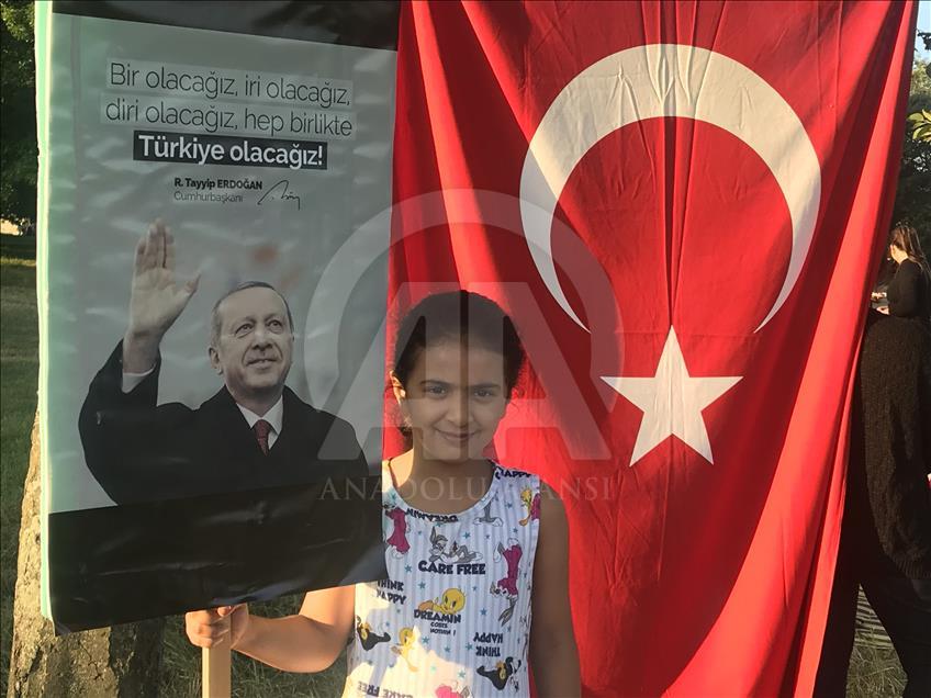 شادی ترک های ساکن انگلستان پس از انتخابات ترکیه