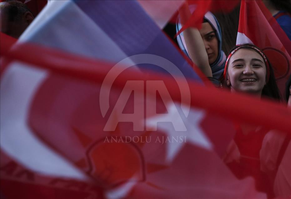 احتفالات جماهيرية في أنقرة بفوز أردوغان بالانتخابات