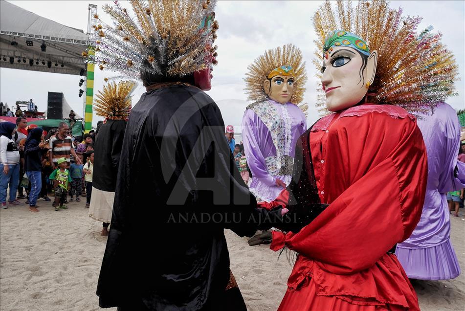 Festival ondel-ondel boneka tradisional Jakarta