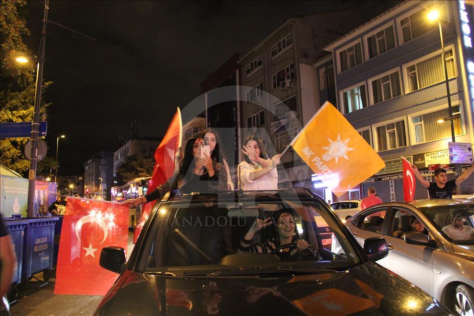 احتفالات جماهيرية في إسطنبول بفوز أردوغان بالانتخابات
