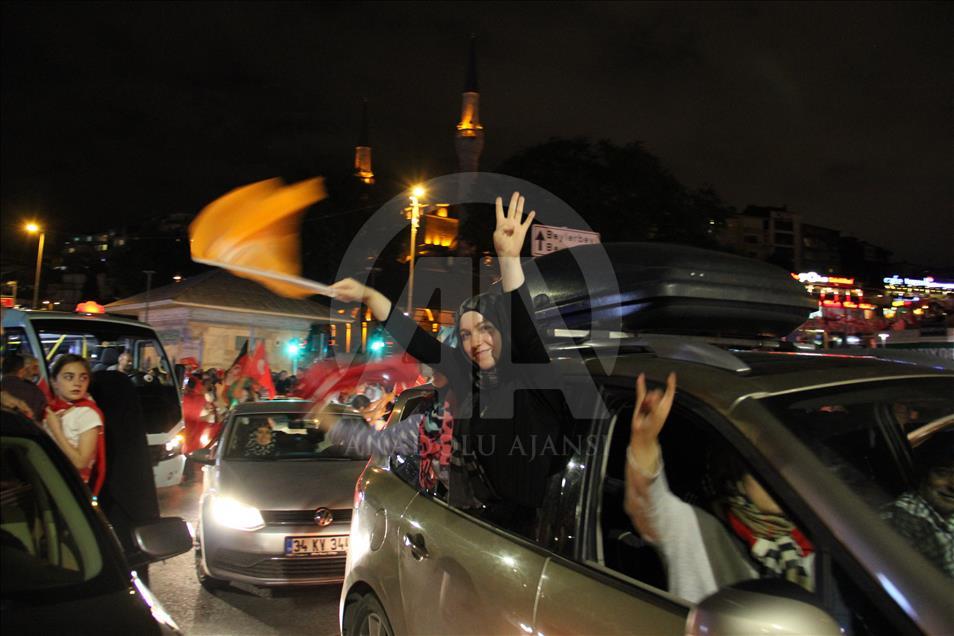 احتفالات جماهيرية في إسطنبول بفوز أردوغان بالانتخابات
