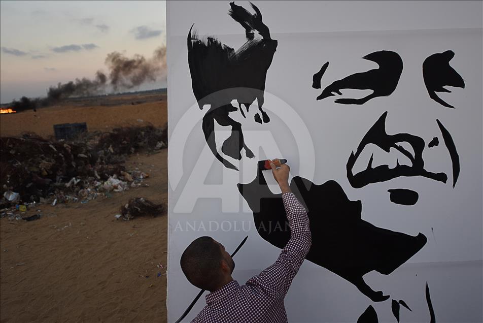احتفالًا بفوزه في الانتخابات.. فلسطيني يبدع برسم لوحة لـ "أردوغان"

