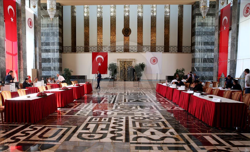 Meclis yeni milletvekillerini bekliyor