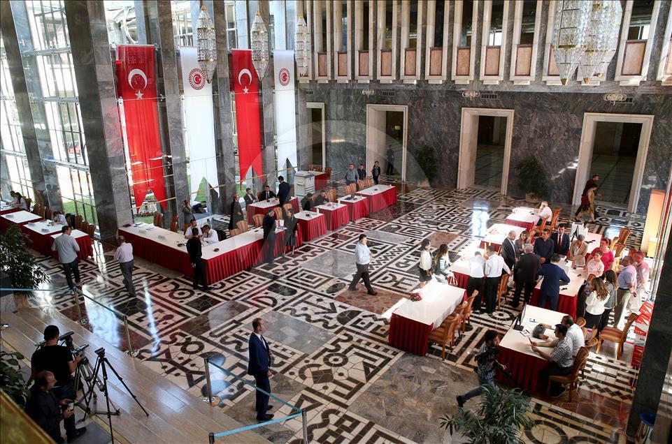 Meclis yeni milletvekillerini bekliyor