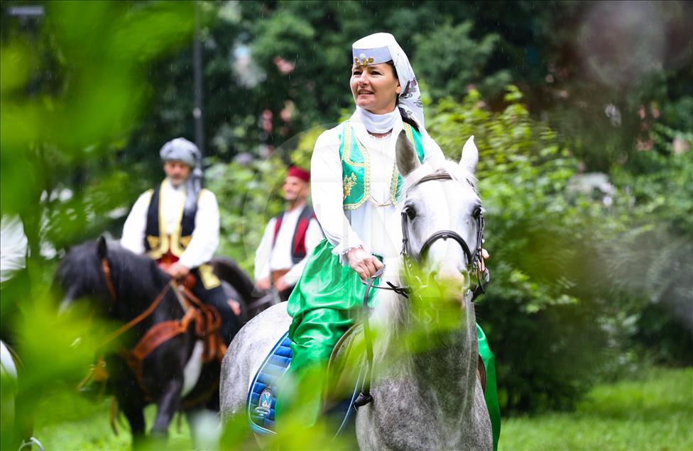 Ayvaz Dede Şenlikleri'ne katılacak atlılar Saraybosna'dan yola çıktı