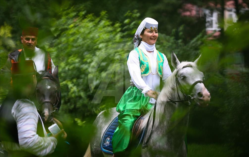 Ayvaz Dede Şenlikleri'ne katılacak atlılar Saraybosna'dan yola çıktı