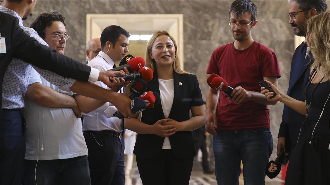 Milletvekilleri kayıt yaptırıyor