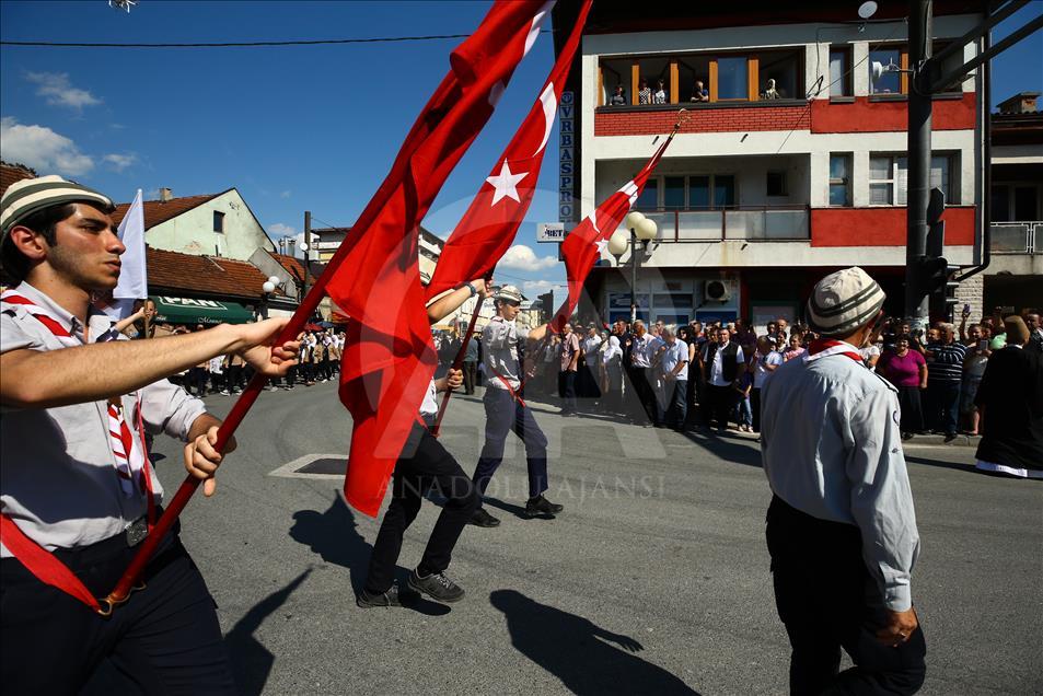 Bosnalı yüzlerce atlı Prusac'a uğurlandı