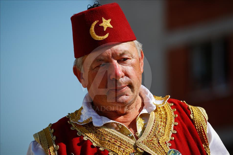 Bosnalı yüzlerce atlı Prusac'a uğurlandı