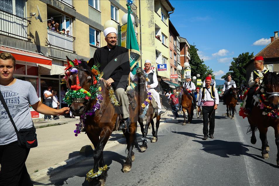Bosnalı yüzlerce atlı Prusac'a uğurlandı