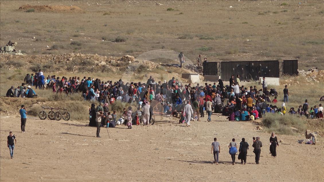 Number of Syrians fleeing Daraa hits 150,000