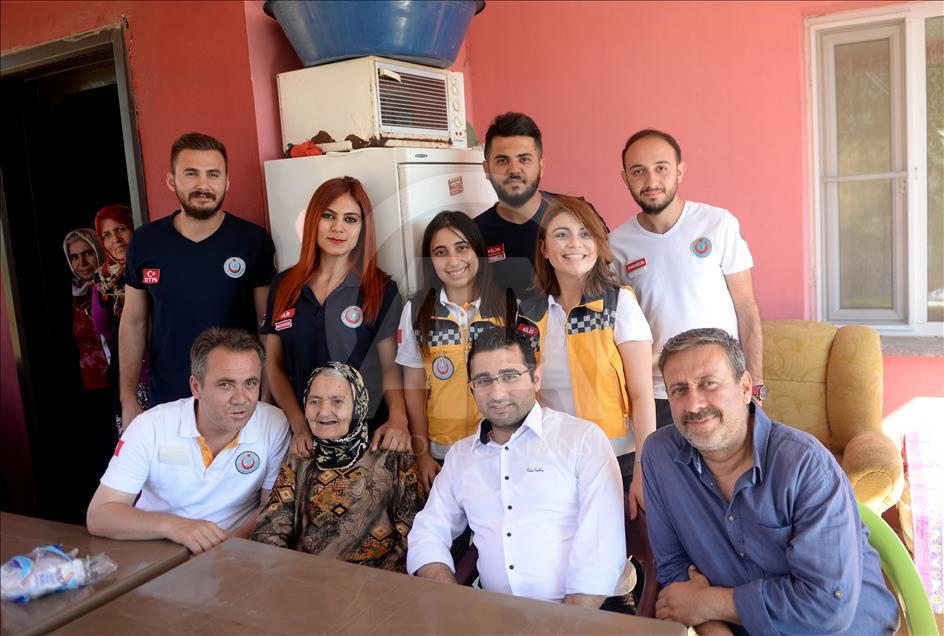 "Acil Servis"ten 105 yaşındaki nineye doğum günü sürprizi 